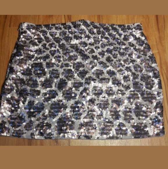 LExpress Sequin Mini Skirt - Picture 2 of 7